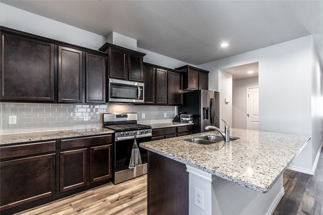 1241 Carnaby St, Corpus Christi, TX 78415