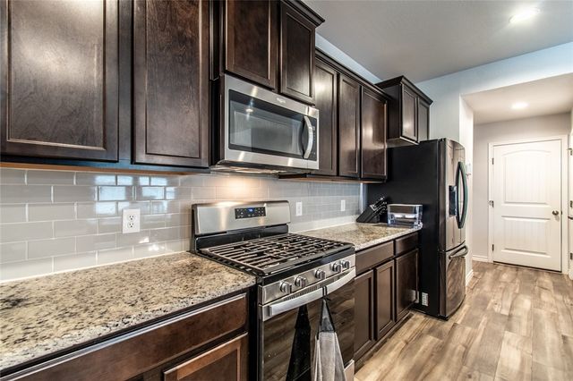 1241 Carnaby St, Corpus Christi, TX 78415