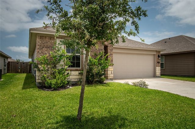 1241 Carnaby St, Corpus Christi, TX 78415