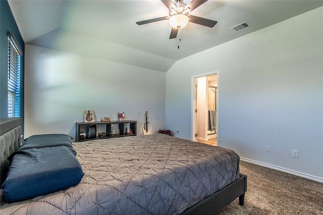 1241 Carnaby St, Corpus Christi, TX 78415