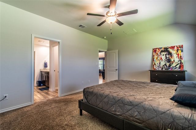 1241 Carnaby St, Corpus Christi, TX 78415