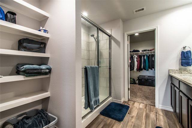 1241 Carnaby St, Corpus Christi, TX 78415