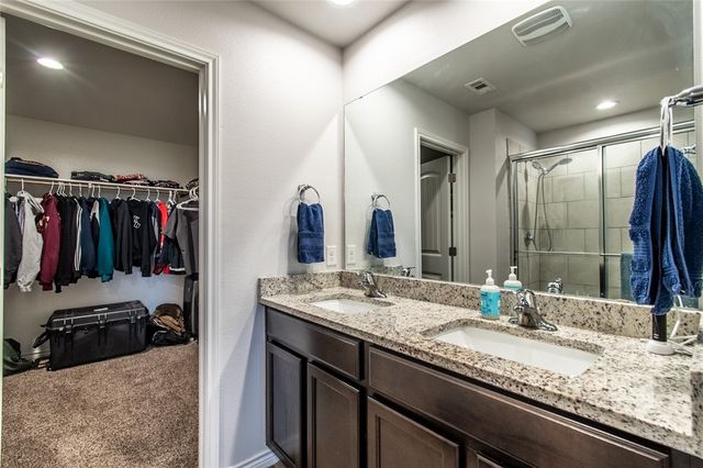 1241 Carnaby St, Corpus Christi, TX 78415