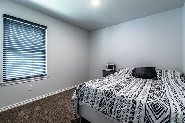 1241 Carnaby St, Corpus Christi, TX 78415