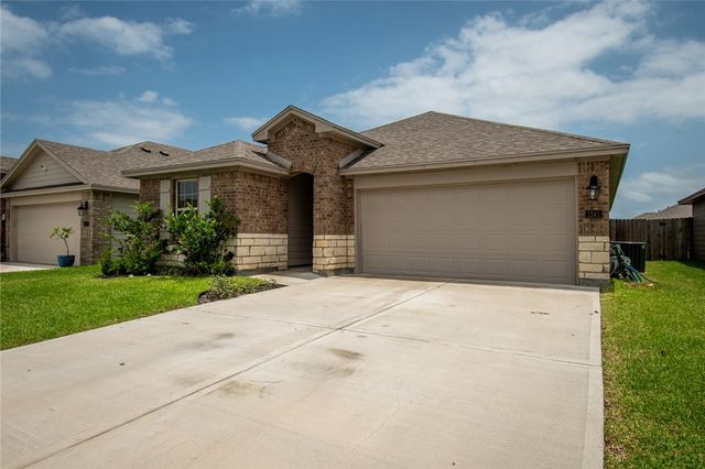 1241 Carnaby St, Corpus Christi, TX 78415