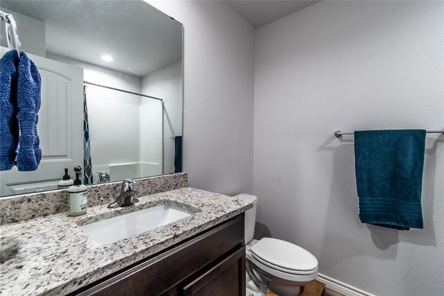 1241 Carnaby St, Corpus Christi, TX 78415