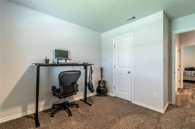 1241 Carnaby St, Corpus Christi, TX 78415