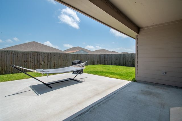 1241 Carnaby St, Corpus Christi, TX 78415