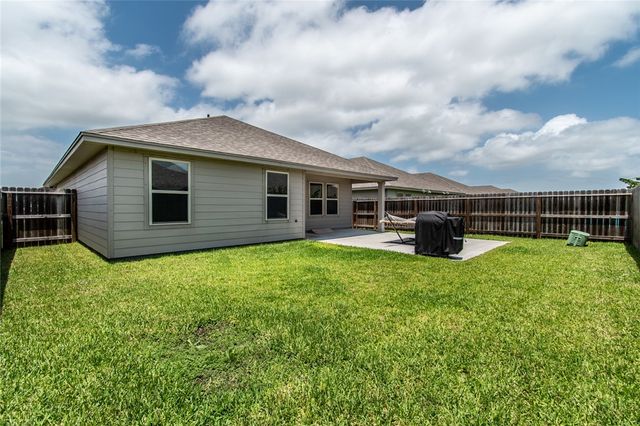 1241 Carnaby St, Corpus Christi, TX 78415