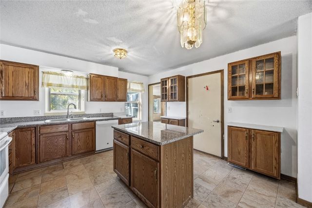 3212 Southland Street SW, Cedar Rapids, IA 52404