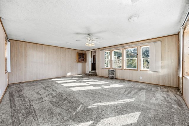 3212 Southland Street SW, Cedar Rapids, IA 52404