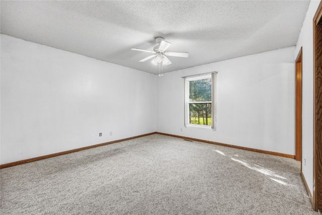 3212 Southland Street SW, Cedar Rapids, IA 52404