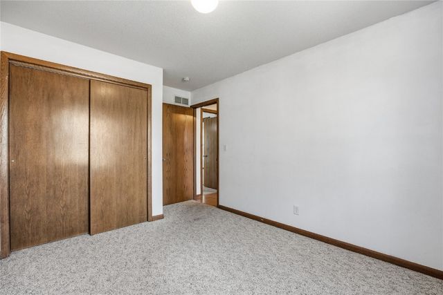 3212 Southland Street SW, Cedar Rapids, IA 52404