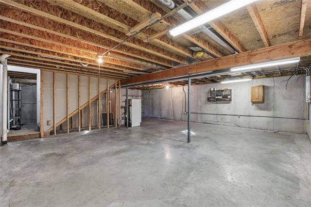 3212 Southland Street SW, Cedar Rapids, IA 52404