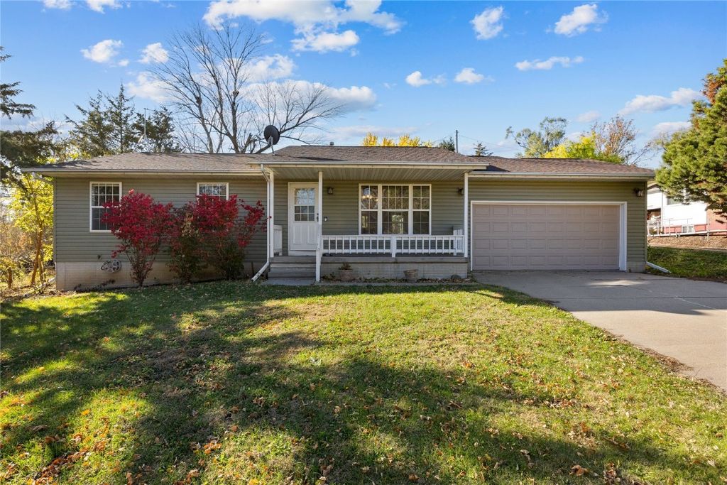 3212 Southland Street SW, Cedar Rapids, IA 52404