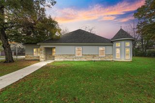 201 W Enon Avenue, Everman, TX 76140