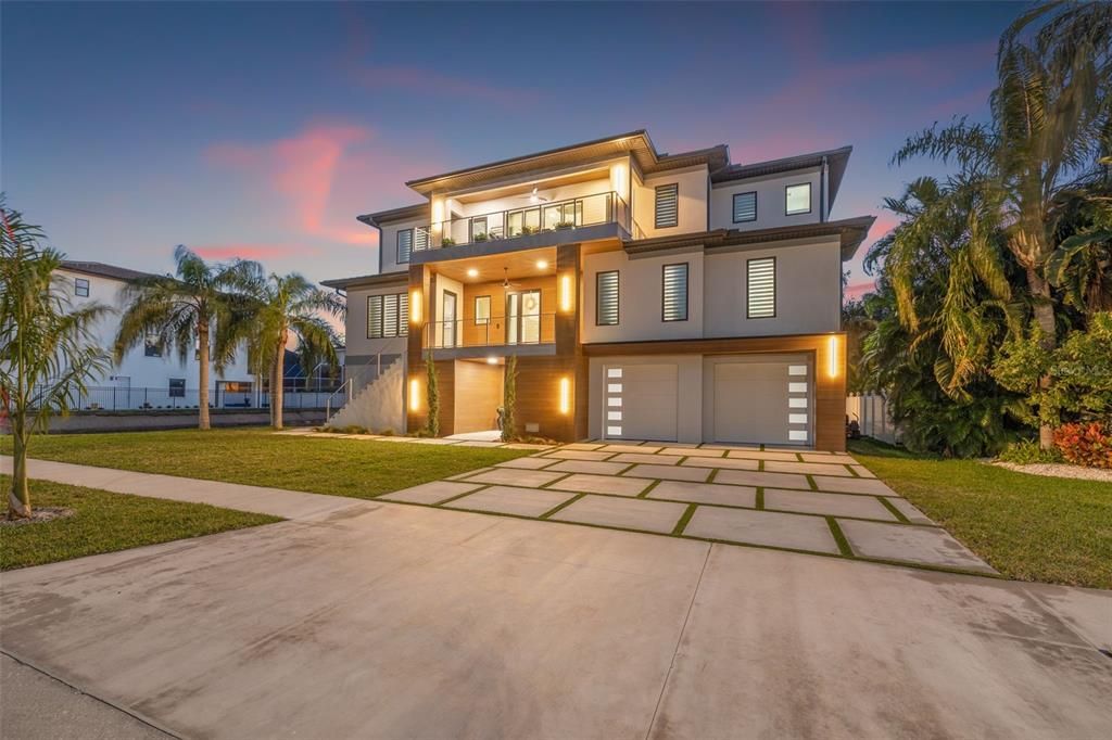 5964 BAYVIEW CIRCLE S, St Petersburg, FL 33707