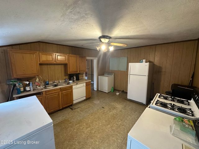 1027 Lampton St, Louisville, KY 40204