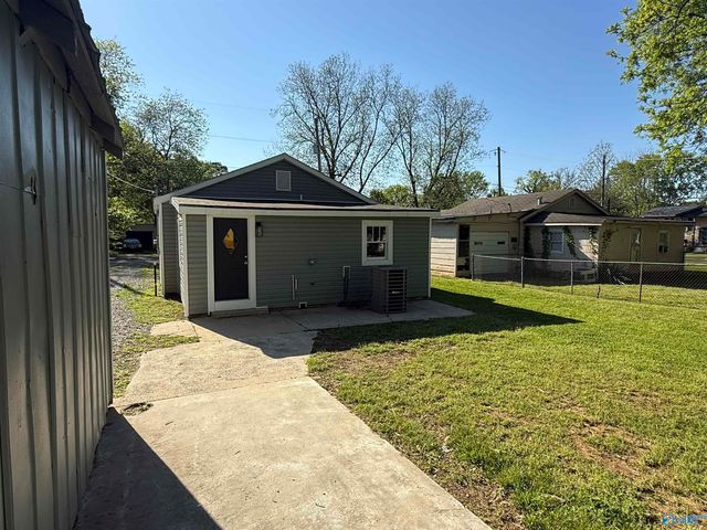 2614 Huntsville Street NW, Huntsville, AL 35811