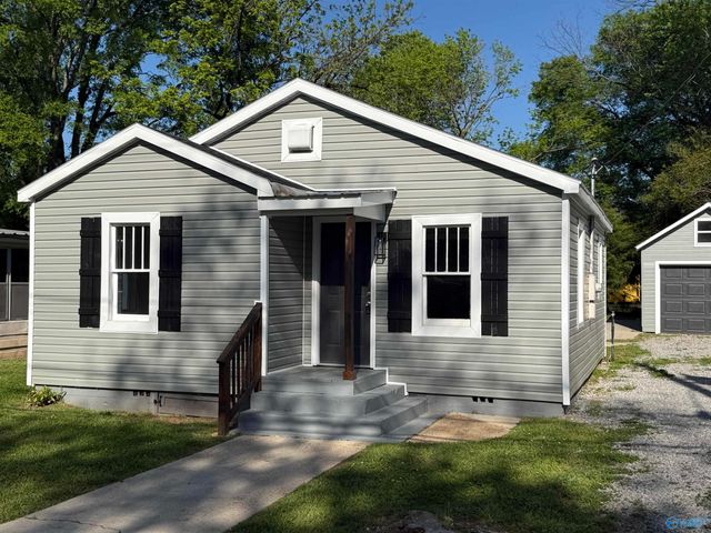 2614 Huntsville Street NW, Huntsville, AL 35811