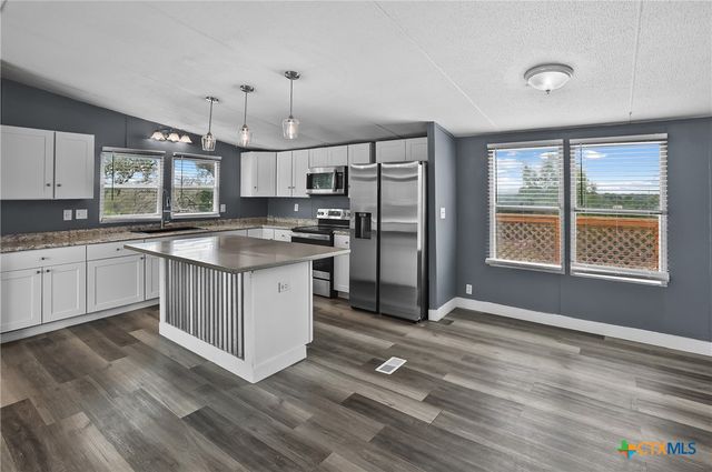 154 Oak Lawn Drive, Bandera, TX 78003