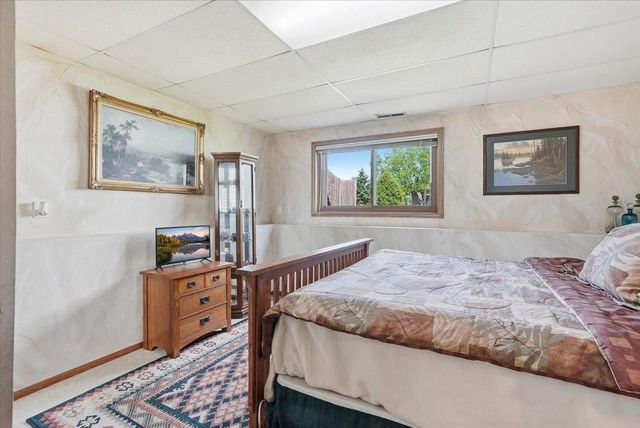 7860 Upper 17th Street N, Oakdale, MN 55128