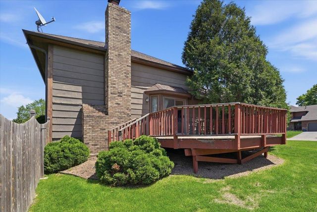 7860 Upper 17th Street N, Oakdale, MN 55128