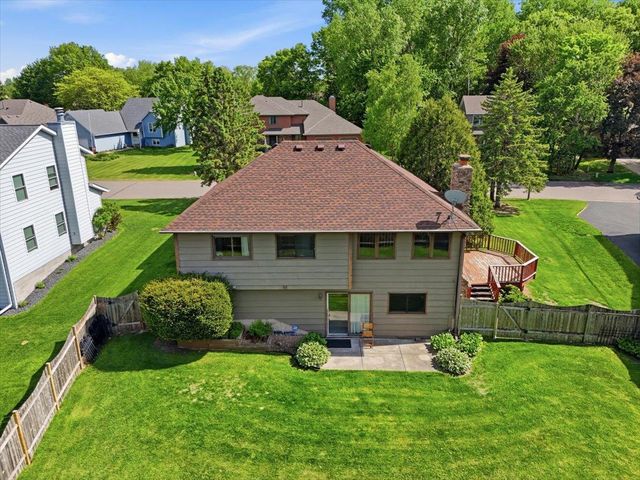 7860 Upper 17th Street N, Oakdale, MN 55128