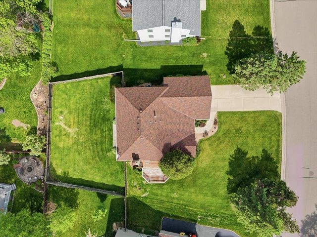 7860 Upper 17th Street N, Oakdale, MN 55128