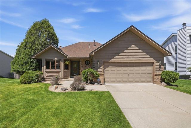 7860 Upper 17th Street N, Oakdale, MN 55128