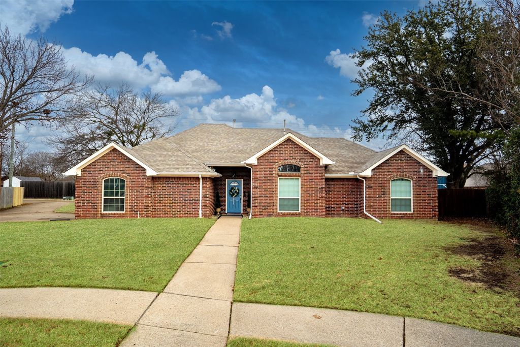 2113 Garner Court, Rowlett, TX 75088