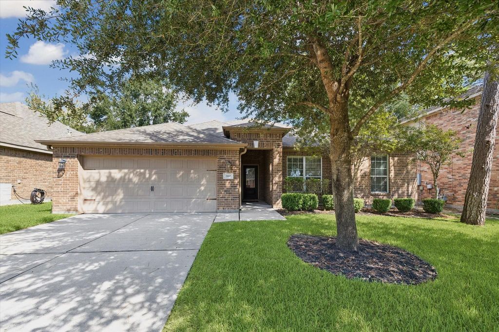 2005 Clatt Way, Conroe, TX 77301