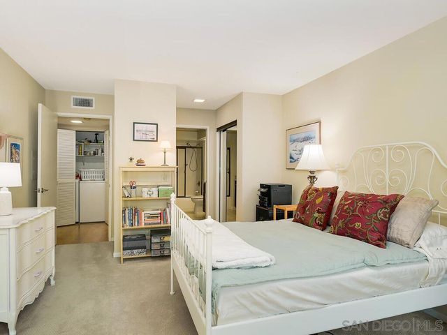 7301 Calle De Fuentes, Carlsbad, CA 92009