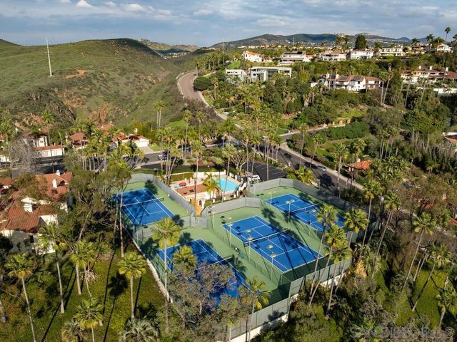 7301 Calle De Fuentes, Carlsbad, CA 92009