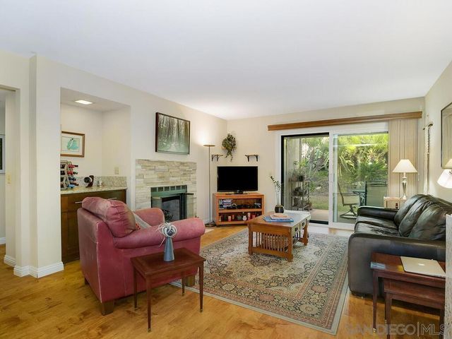 7301 Calle De Fuentes, Carlsbad, CA 92009