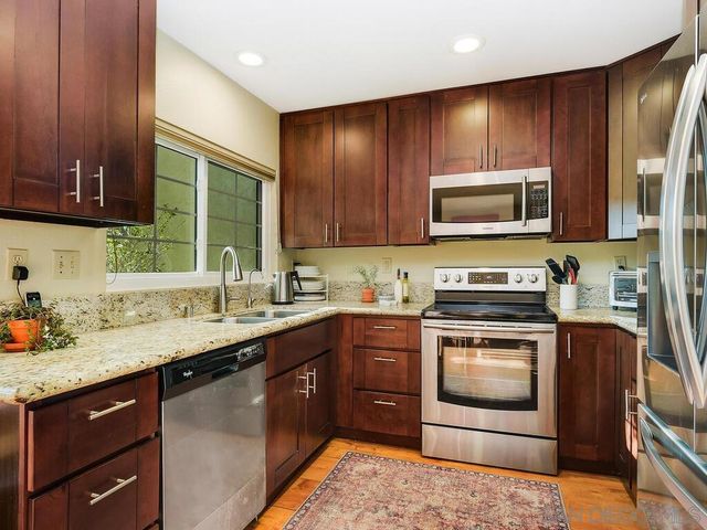 7301 Calle De Fuentes, Carlsbad, CA 92009