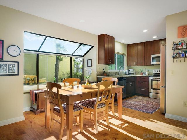 7301 Calle De Fuentes, Carlsbad, CA 92009