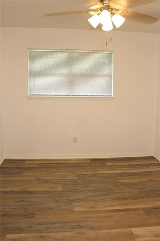 1802 Sleepy Creek Way, Pearland, TX 77581