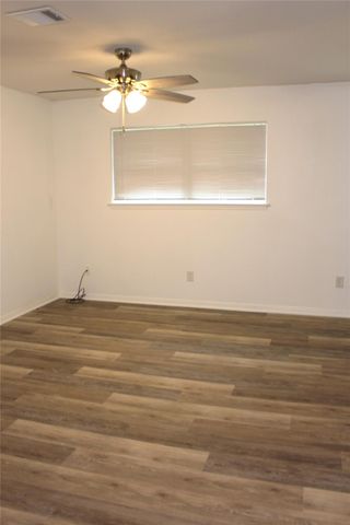 1802 Sleepy Creek Way, Pearland, TX 77581