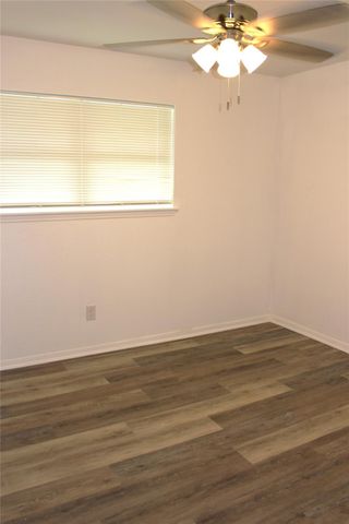1802 Sleepy Creek Way, Pearland, TX 77581