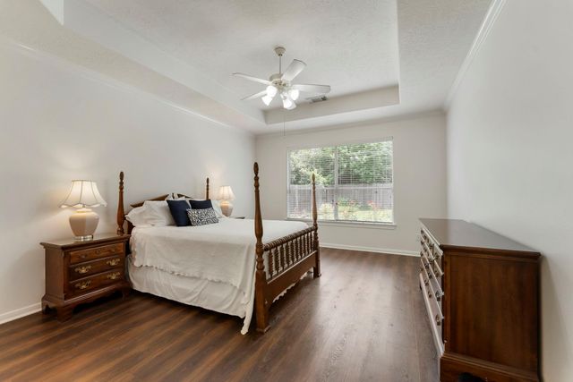 6643 Knollbridge Lane, Spring, TX 77379