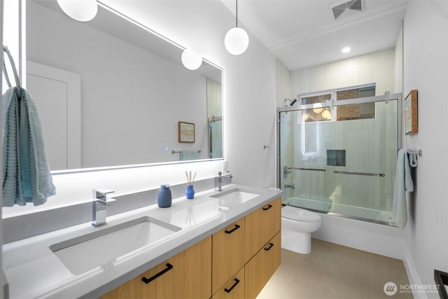 6014 35th Avenue NE, Seattle, WA 98115