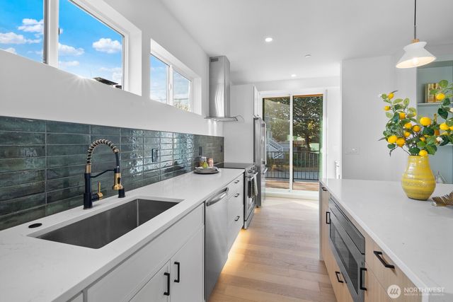 6014 35th Avenue NE, Seattle, WA 98115