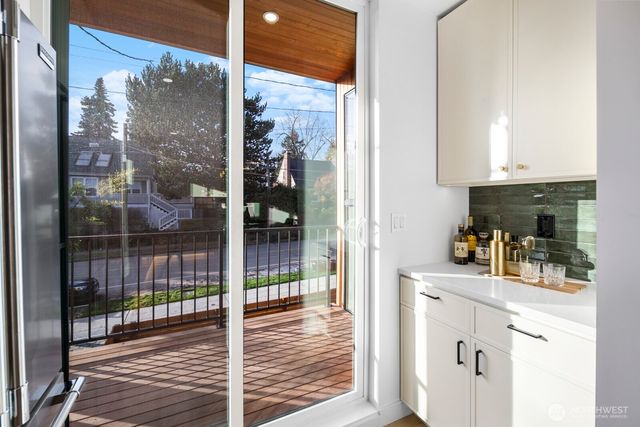 6014 35th Avenue NE, Seattle, WA 98115