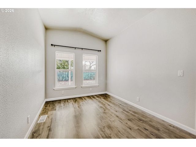 2431 N FREMONT St, Cornelius, OR 97113