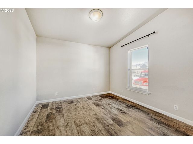 2431 N FREMONT St, Cornelius, OR 97113