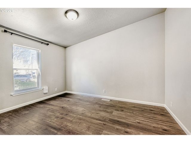 2431 N FREMONT St, Cornelius, OR 97113