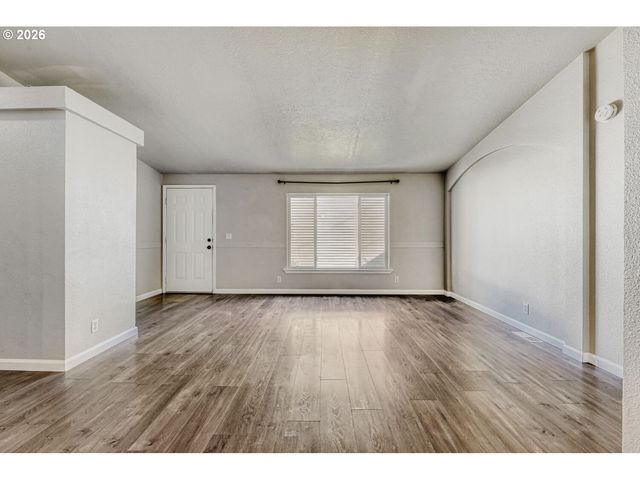 2431 N FREMONT St, Cornelius, OR 97113