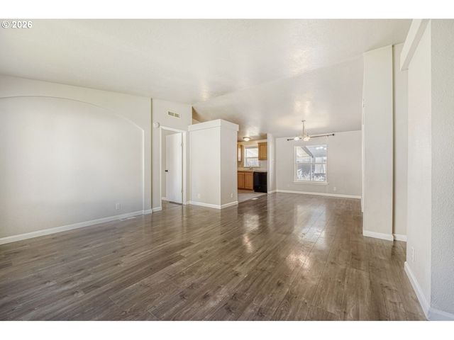 2431 N FREMONT St, Cornelius, OR 97113