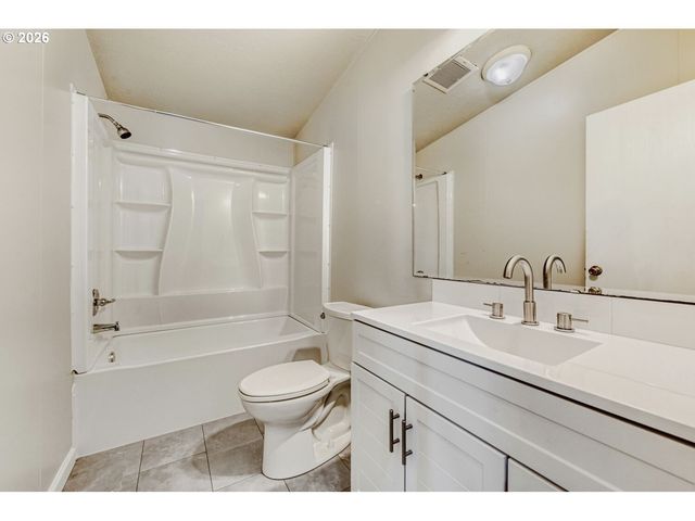 2431 N FREMONT St, Cornelius, OR 97113